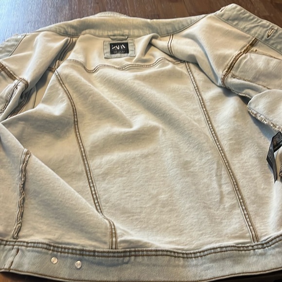 Zara denim jacket - Picture 3 of 13